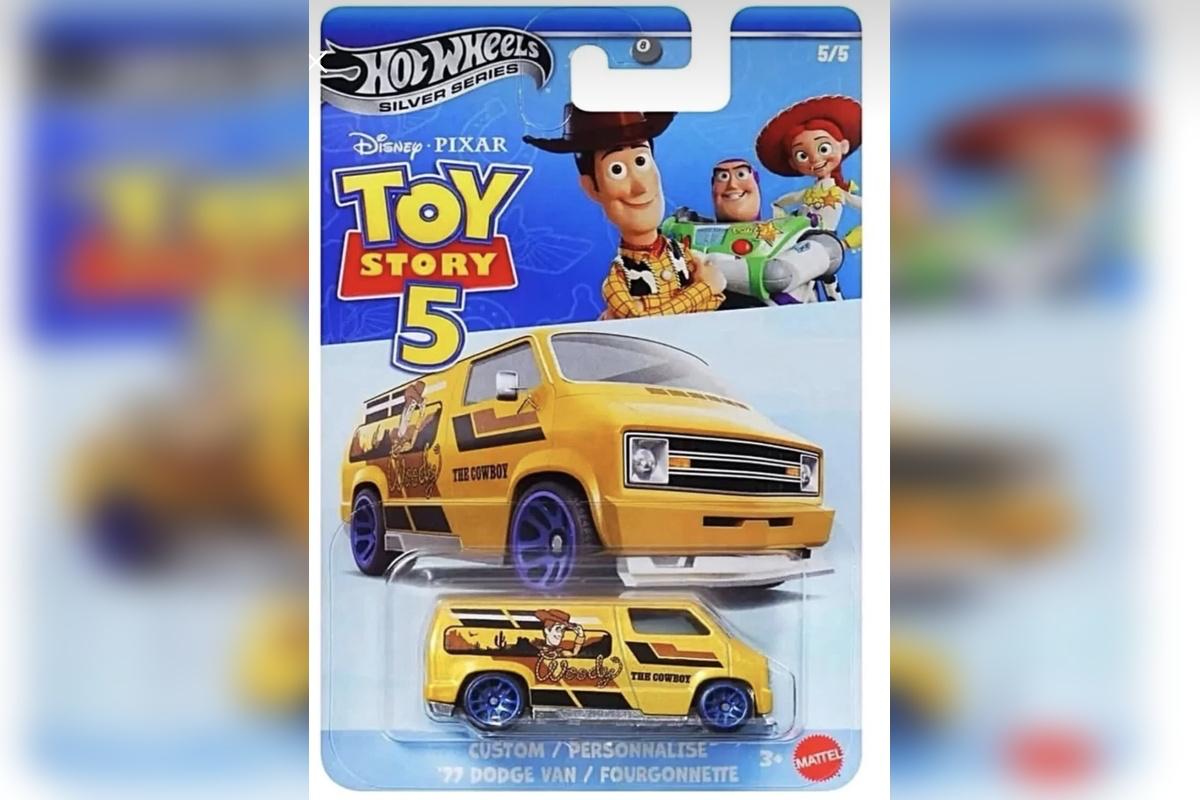 WhatsApp Image 2026-07-15 at 09.42.28 Hot Wheels Custom '77 Dodge Van Toy Story Car, 1:64 Scale Vehicle - Görsel 1